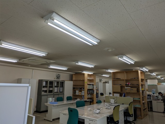 社内LED化工事